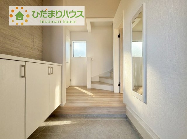 【玄関】 | 土浦市上高津2期　新築戸建　1号棟 | 丁度良い靴箱のサイズ♪これだけあれば家族全員の靴がしまえてスッキリ(^O^)