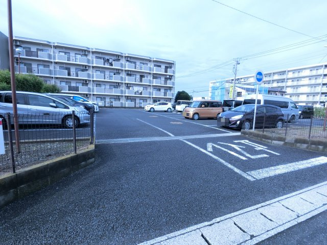 【駐車場】