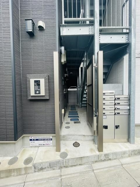 ディアマンテ北千住のエントランス