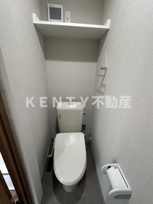 【トイレ】 | 品川区荏原戸建 | 落ち着いた色調のトイレです