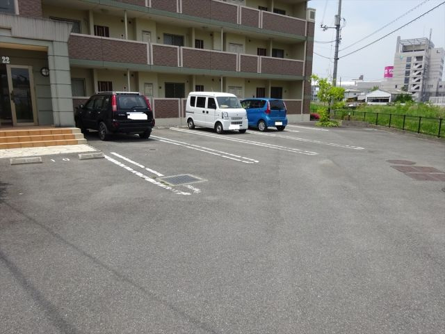 ルート　２２の駐車場