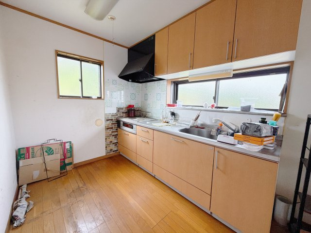 【中古戸建】渋川市北橘町小室のキッチン|■キッチン｜全スライド式収納キッチン♪お皿や鍋の出し入れもラクラクです（＾＾）！