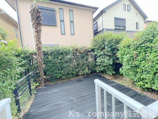 ◎茅ヶ崎市柳島1丁目　茅ヶ崎ガーデンハウスの庭|1階住戸につき専用庭付き☆