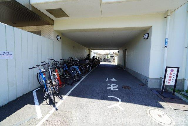 ◎茅ヶ崎市柳島1丁目　茅ヶ崎ガーデンハウスの駐輪場|敷地内駐輪場スペース◇◇