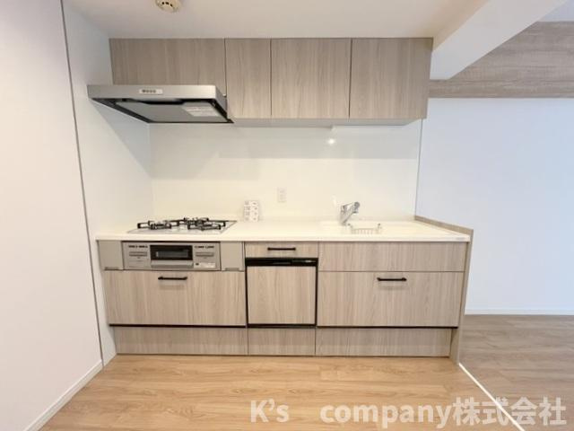 ◎茅ヶ崎市柳島1丁目　茅ヶ崎ガーデンハウスのキッチン|吊戸棚収納が充実しているシステムキッチン☆