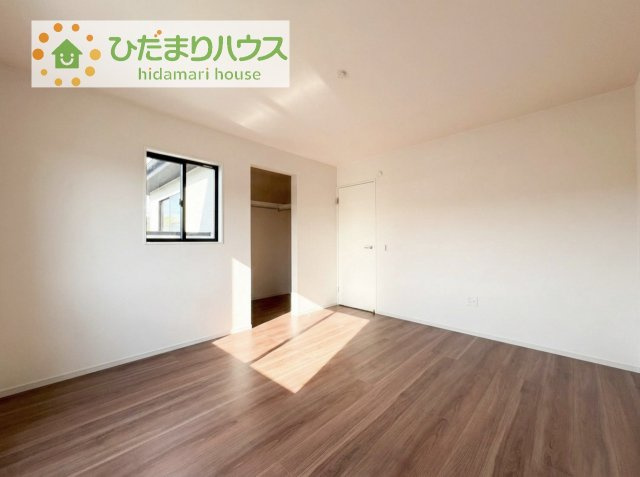 【寝室】 | 土浦市上高津2期　新築戸建　3号棟 | 広めの主寝室は、ベッドの他にもパソコンデスクやドレッサーなども置けちゃいます(*^-^*)