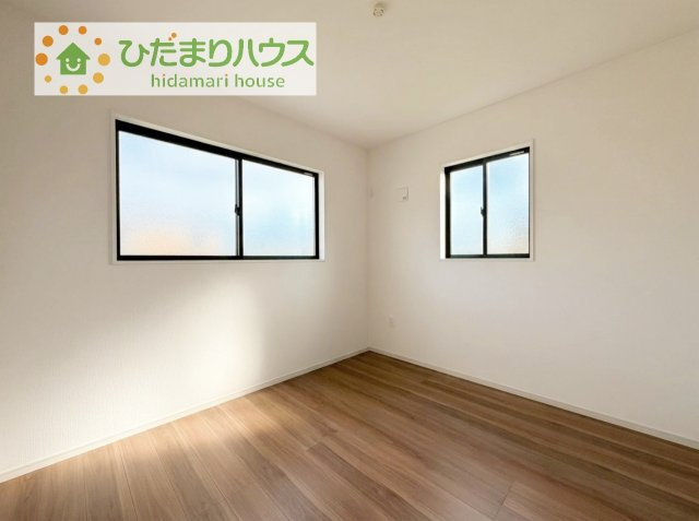 【洋室】 | 土浦市上高津2期　新築戸建　3号棟 | 窓が多く、明るい空間を演出してくれます(*^^*)