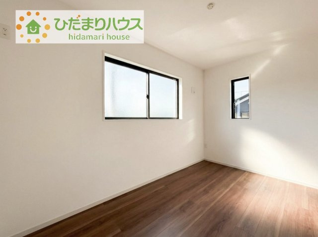 【洋室】 | 土浦市上高津2期　新築戸建　3号棟 | 机にベットを置けば子供部屋の完成です！