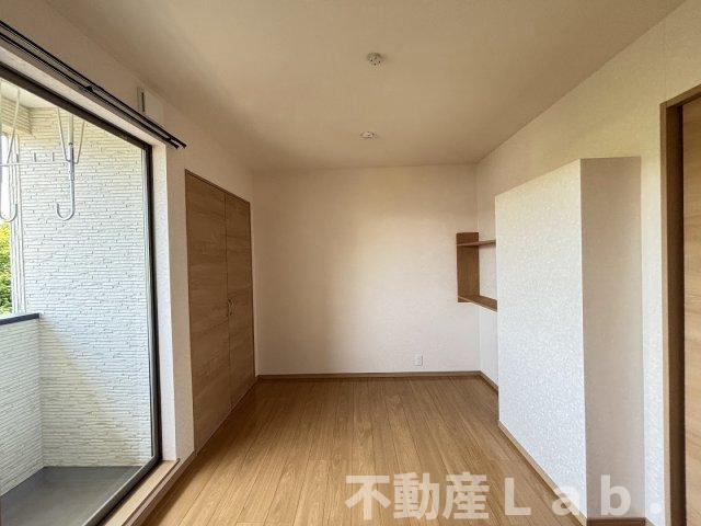 モアハピネス松山の居間・リビング|※同一建物２階のお写真です。