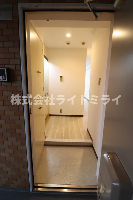 ダイアパレス東神田の玄関| 