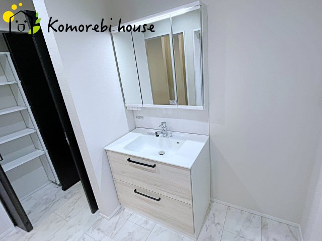 さいたま市大宮大和田町　新築一戸建て　グリーンガーデン　Aの独立洗面台|独立洗面化粧台が付いています
