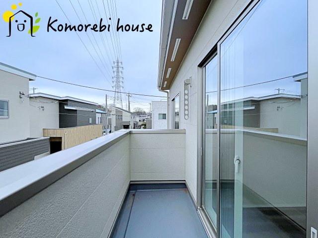 さいたま市大宮大和田町　新築一戸建て　グリーンガーデン　Aのバルコニー|落ち着いた時間を過ごせるバルコニーです