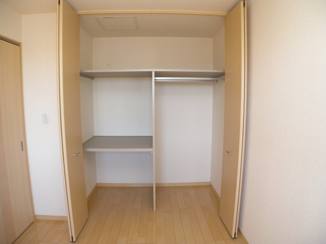 パールビューD棟の収納