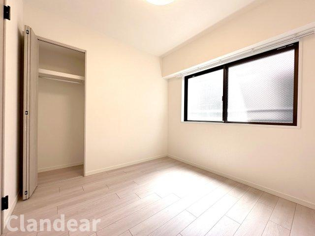 エンゼルハイム西新井大師の洋室|ドキドキの新生活も、安心してスタート。ぴったりの住まいを見つけませんか？クランディアが一緒に住まい選びをサポートします‼　まずは、お気軽にお問合せください　＃クランディア