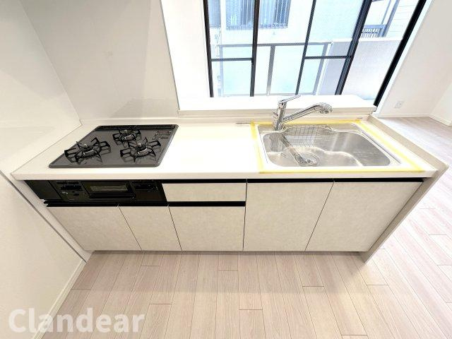 エンゼルハイム西新井大師のキッチン|ドキドキの新生活も、安心してスタート。ぴったりの住まいを見つけませんか？クランディアが一緒に住まい選びをサポートします‼　まずは、お気軽にお問合せください　＃クランディア