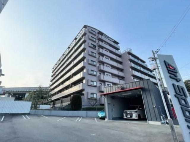 ラウンドスクエア吹田青葉丘の外観