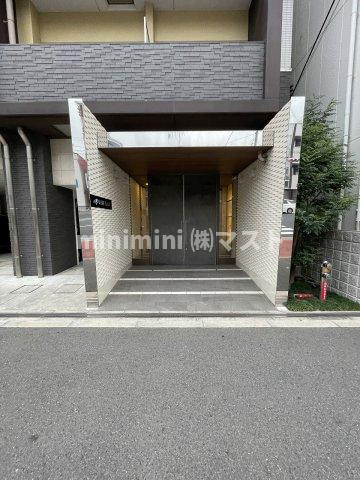 WOB西九条のエントランス