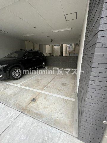 WOB西九条の駐車場