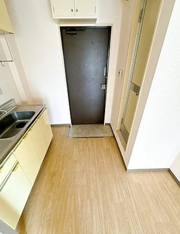 ルネ山岸の玄関