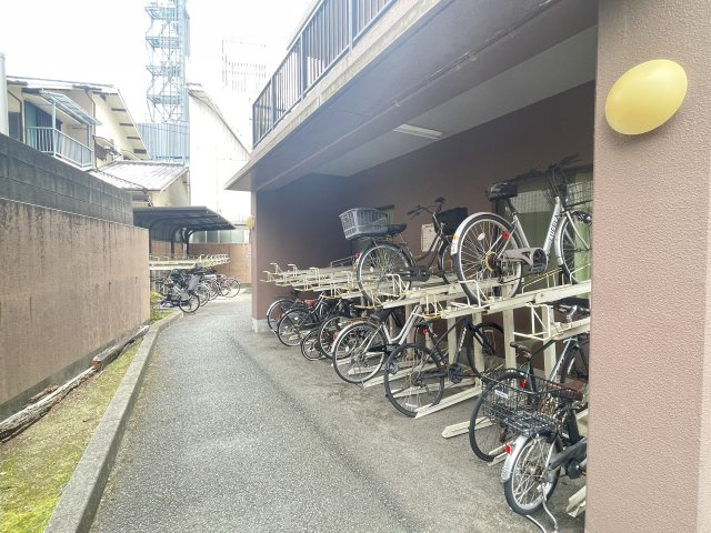 シティライフ大江のその他共用部分|屋根付きなので大切な自転車を雨から守ります