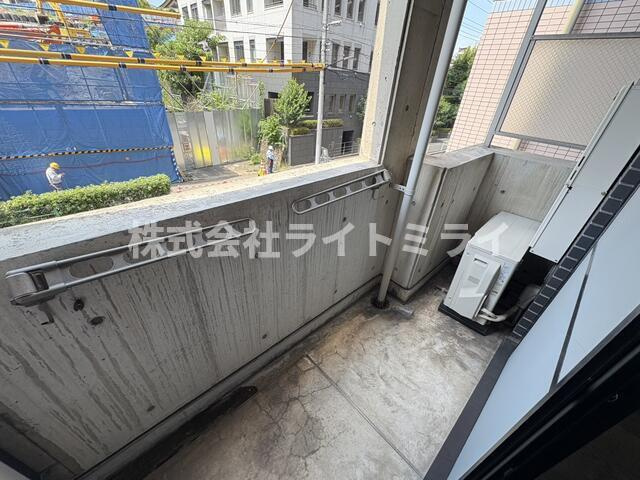 白金アネックスのバルコニー| 