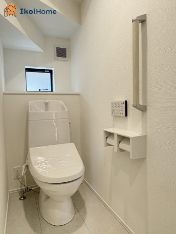 神戸市西区玉津町今津　新築戸建のトイレ|【ホームページに現地動画掲載中】●年中無休：当日予約可●1階・2階ウォッシュレット付のお手洗い。