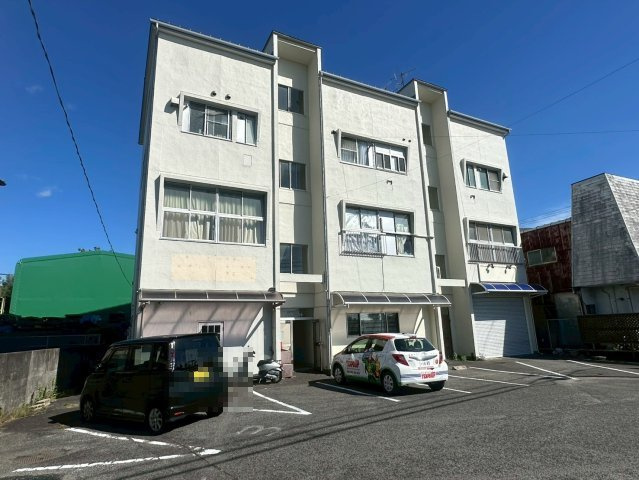 ホームビルの外観
