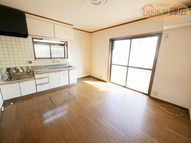 明石市魚住町西岡　中古戸建の居間・リビング