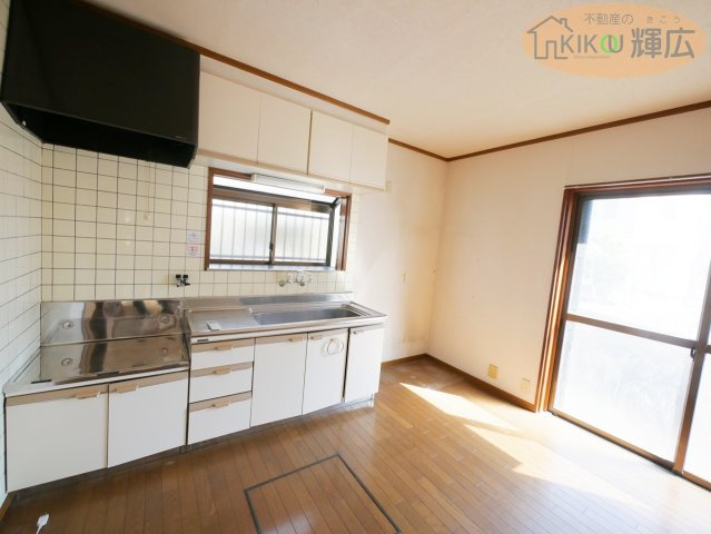 明石市魚住町西岡　中古戸建のキッチン