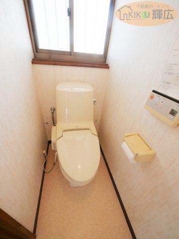 明石市魚住町西岡　中古戸建のトイレ