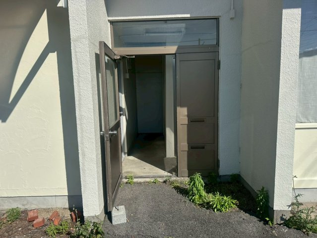 ホームビルのエントランス