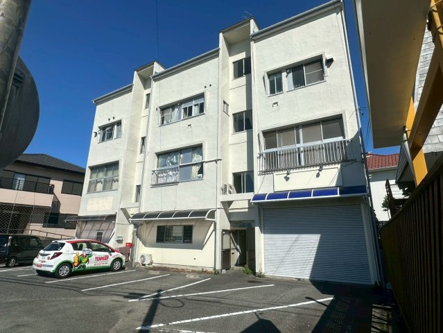 ホームビルの外観