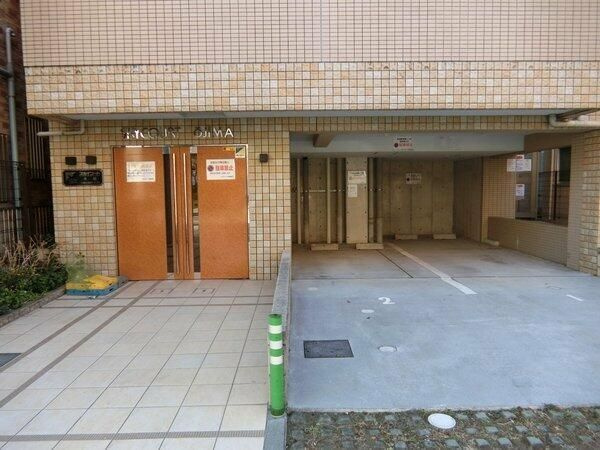 スカイコート大島のエントランス