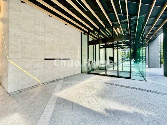 プラウドタワー亀戸クロス ゲートタワーのエントランス|【エントランス】マンションのエントランスは、その物件の印象を決める、顔とも言える場所です。毎日通る場所ですからきれいなのが一番です。