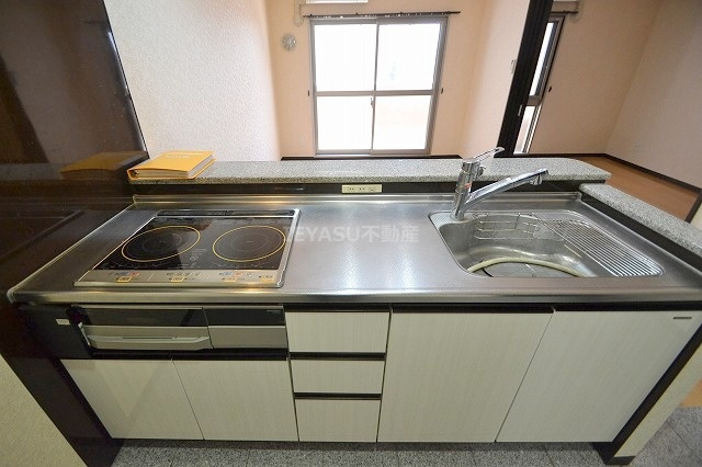 シティタワープレミアムのキッチン