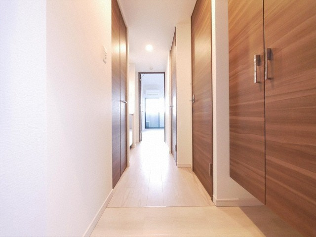 S-RESIDENCE天満Gracisの玄関