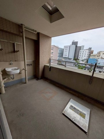 ライオンズ日吉町レジデンスのバルコニー|陽当たり良好なバルコニーです♪