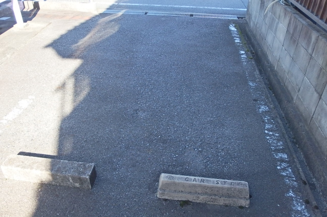 サープラスワン城南の駐車場