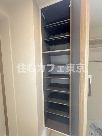 リブリ・西国立の収納|シューズボックスです