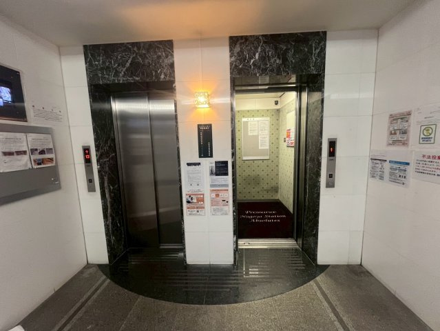 プレサンス名古屋ＳＴＡＴＩＯＮアブソリュートのエントランス