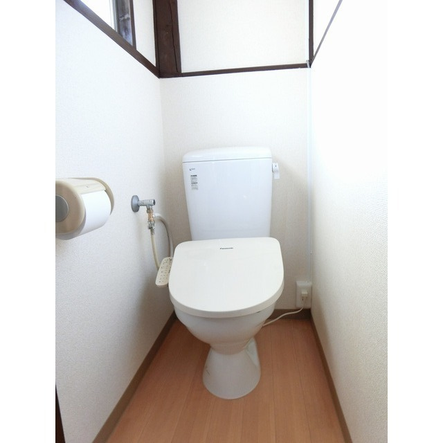 西田貸家のトイレ