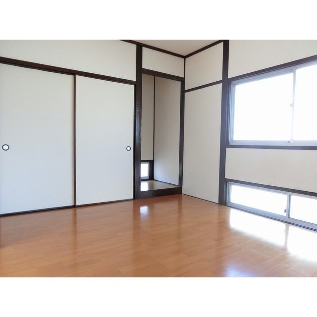 西田貸家の居間・リビング