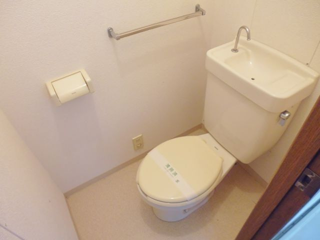 シティハイムフォーサム(大久保町森田）のトイレ
