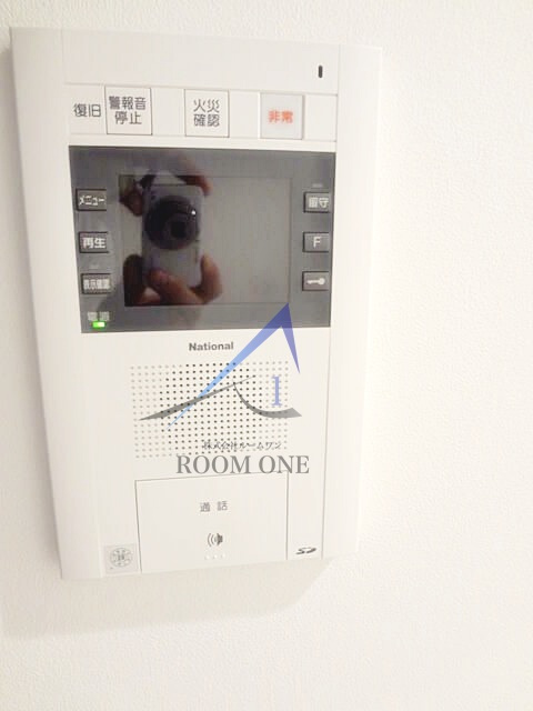 フォレシティ神田多町のセキュリティ|モニター付きインターホンです。