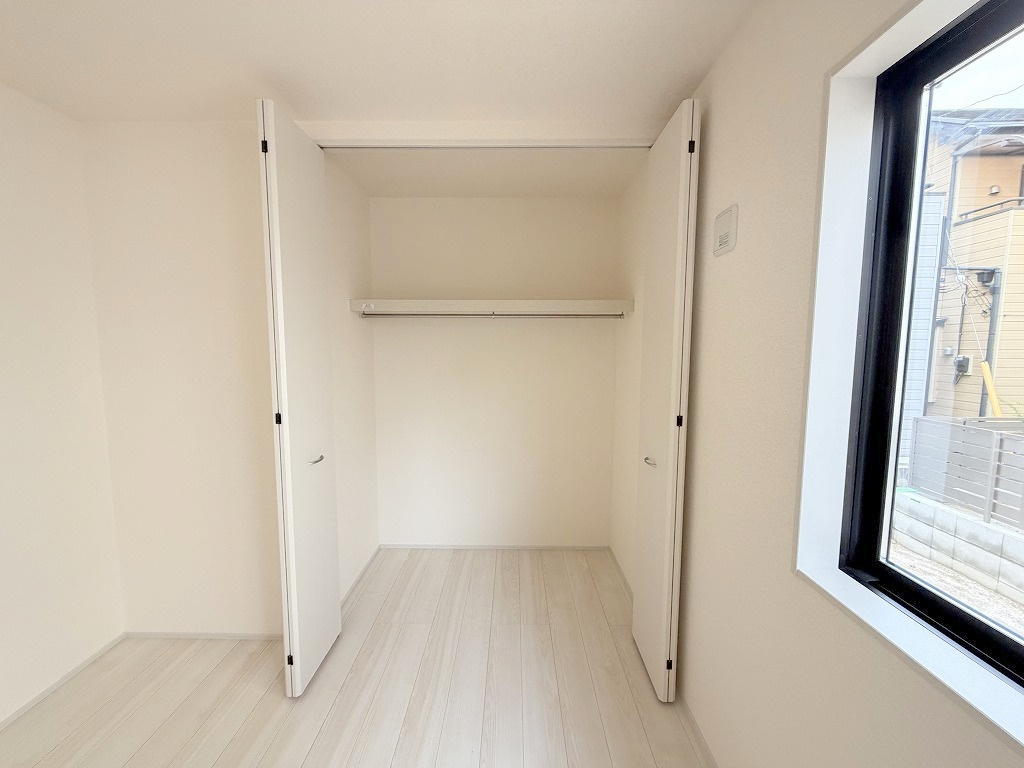 三郷市彦江1丁目　新築平屋戸建の収納|大切な衣類を収納できるクローゼット完備