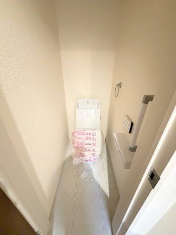 三郷市彦江1丁目　新築平屋戸建のトイレ|平屋ですがトイレが2ヶ所あります