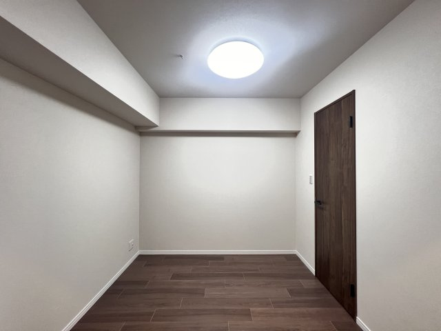 朝日プラザCITY南大和イーストウィングD棟の洋室|明るい洋室です