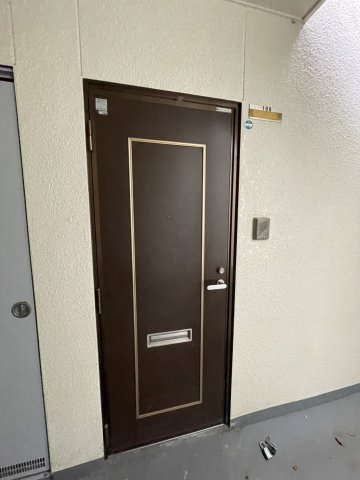 西宮サンハイツのエントランス