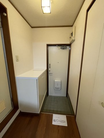 西宮サンハイツの玄関