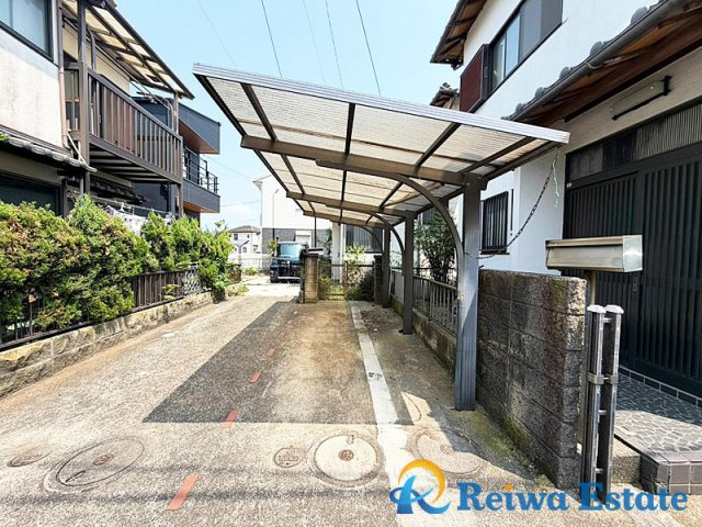 中古戸建　茅ケ崎市萩園の駐車場